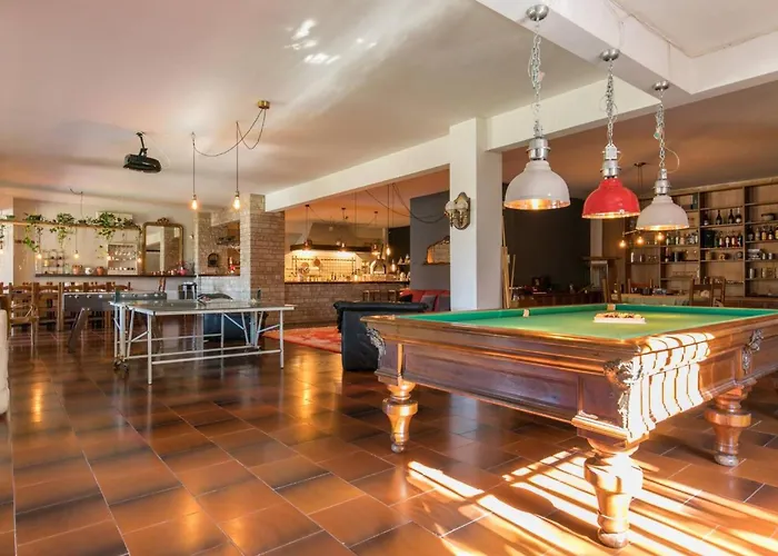 Elena - Luxury Mansion In