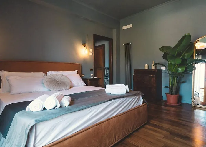 Elena - Luxury Mansion In