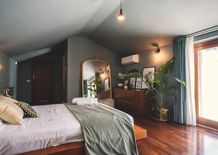 Elena - Luxury Mansion In